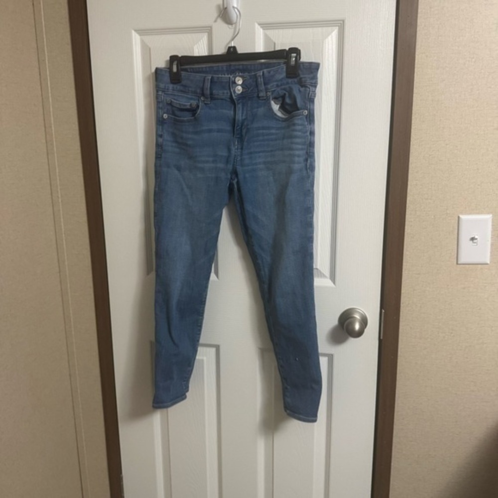 AEO arists crop jeans sz 8